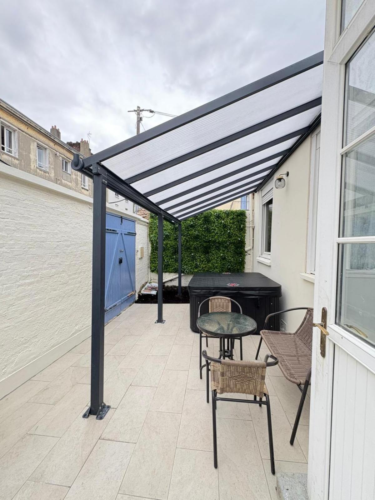 Maison Moderne En Plein Centre Du Havre Avec Jacuzzi Et Parking Gratuit Hébergement de vacances
